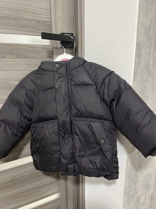 Куртка zara  холодна весна 80 р