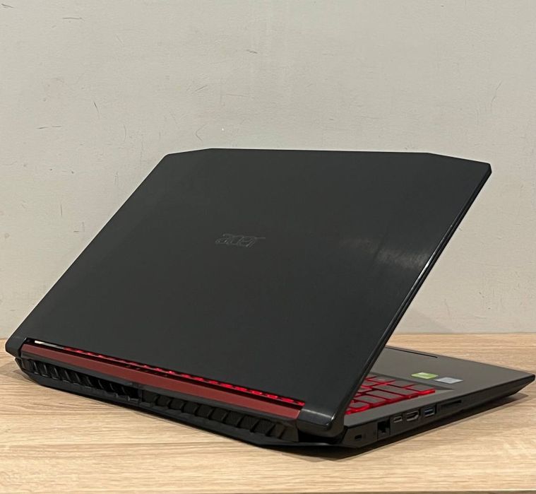 Acer Nitro 5 | mx150 (2GB) i5-8250U | 8 GB RAM | SSD + HDD | Win 11Pro