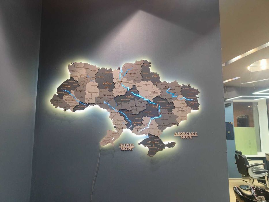 Дерев'яна мапа України з підсвіткою річок карта Украины с дерева декор
