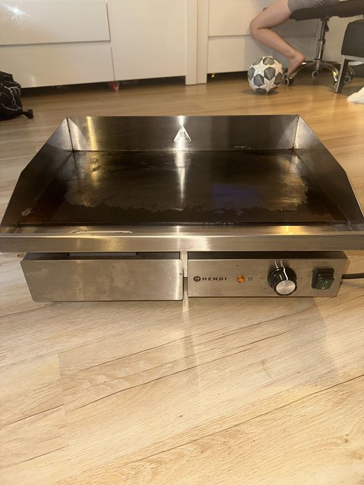 Grill gastronomiczny