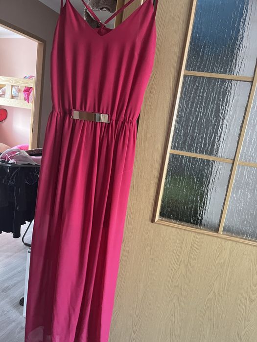 Dluga maxi sukienka fuksja ze zlotymi dodatkami wesele poprawiny