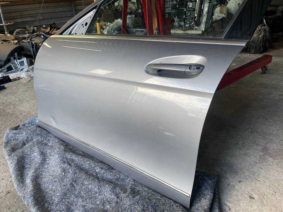 Дверь передняя левая водителя Mercedes W204 дверка передня ліва