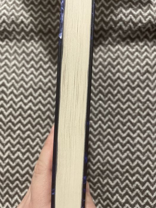 Усі,хто міг мене пробачити,мертві Дженні Голландер