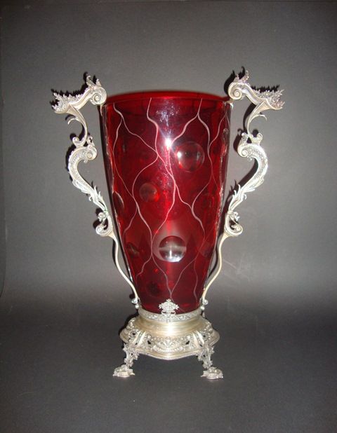 Decanter antigo em cristal moldado