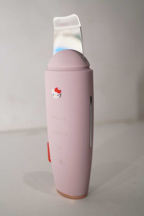 1332 GESKE Hello Kitty MicroCurrent Skin Scrubber & Blackhead Remover 9w1