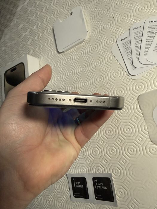 iPhone 15 Pro - 256 GB - como NOVO