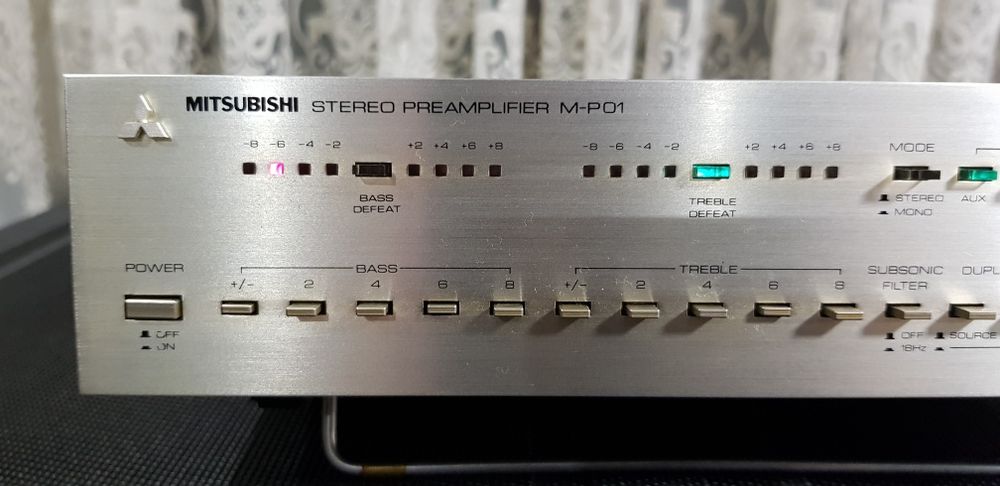 Mitsubishi M-P01 (Diatone)Топовый предварительный усилитель коробочный