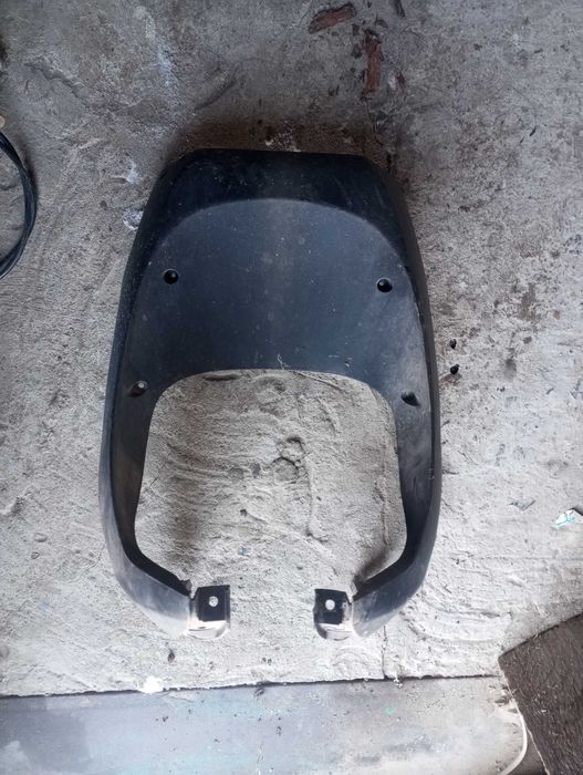 пластик подклювник Suzuki lets