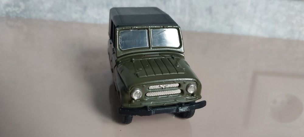 Дно МЕТАЛЛ.Модели УАЗы в масштабе 1.43 Сделано в СССР