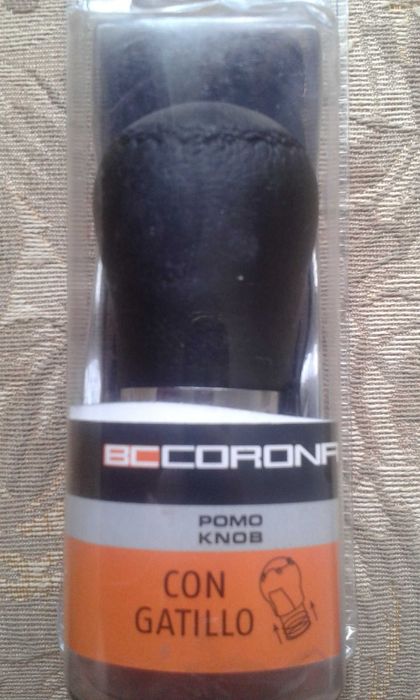 Punho mudanças em pele preto