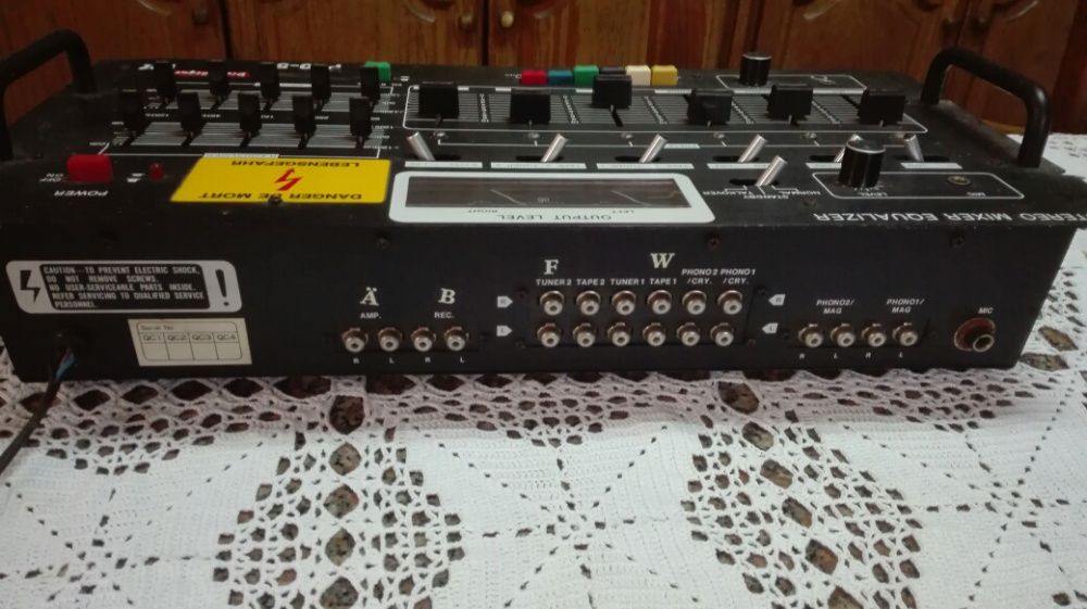 Mesa de mistura Alecto pro-55