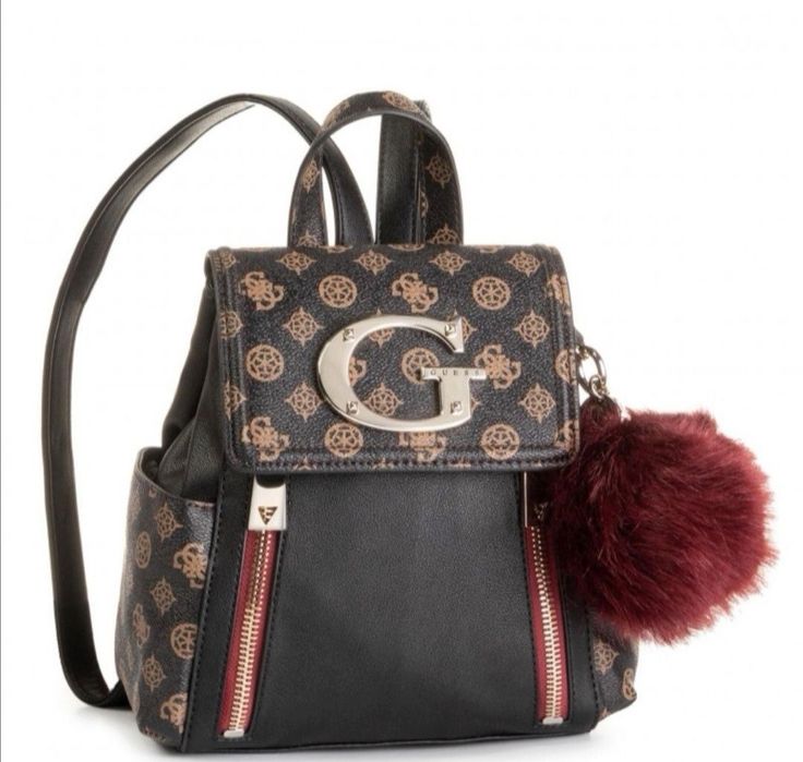 Guess Oryginalny plecak Karola z pomponem Unikat