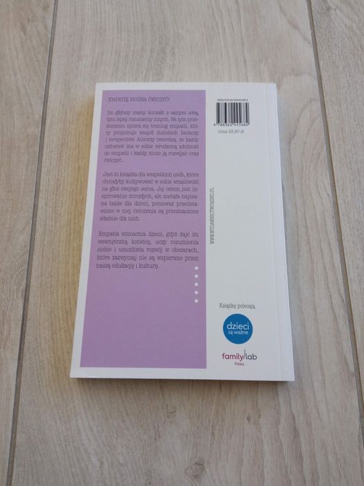 Empatia wzmacnia dzieci Trzyma cały świat razem