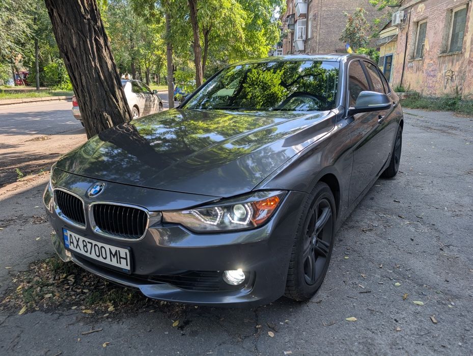 Продам BMW F30 328i автомат  задний привод