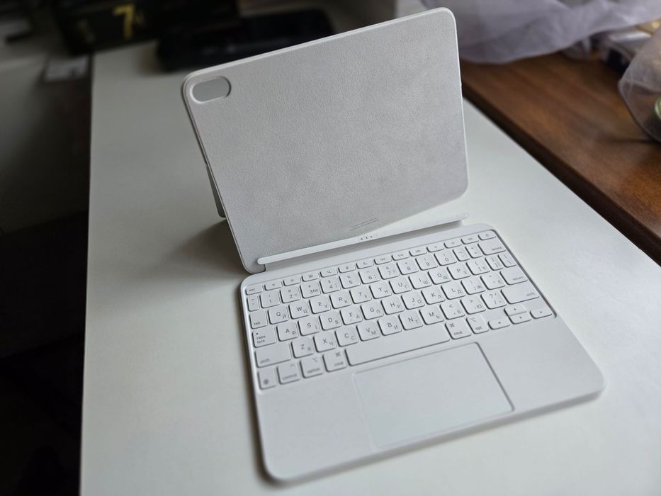 Apple Magic Keyboard MQDP3LL/A (Folio) для iPad 10 (2022)