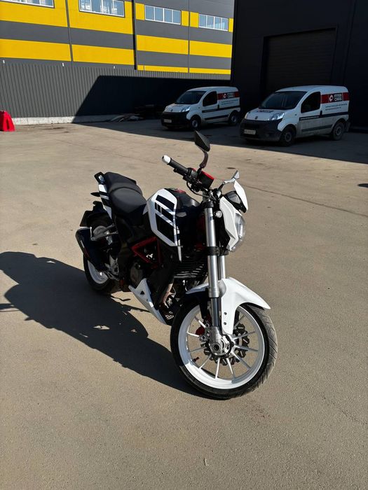 Продам мотоцикл benelli TNT 25