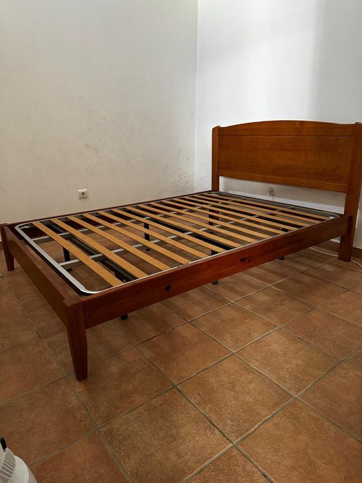 Cama de Casal em Madeira Maciça – 2m x 140cm – Esmaltado Natural