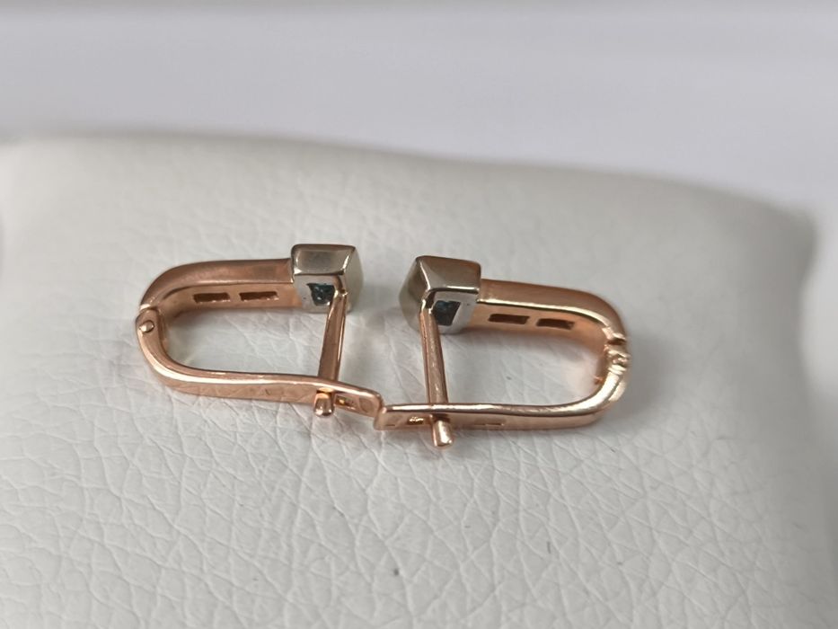 Серьги золотые с Топазом и Бриллиантами (4.36г)