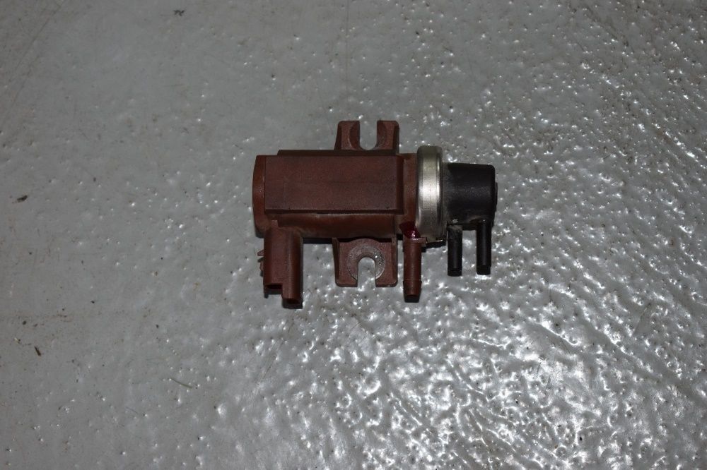 Zawór zaworek podciśnienia Ford Focus mk2 i C-max 1.6 tdci