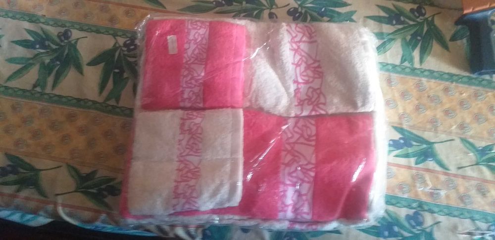 Conjunto  de 5 toalhas novas