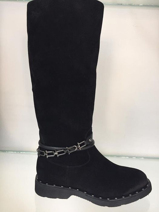 Продам зимние сапожки Vitto Rossi