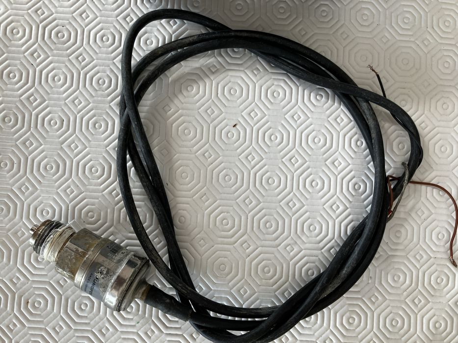 Grundfos CU 301 painel bomba submerssivel e medidor de pressão