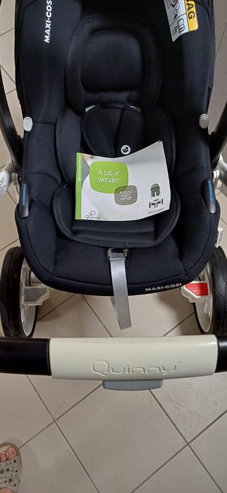 Carrinho Bebé Qyinny + Ovinho Maxi-Cosi