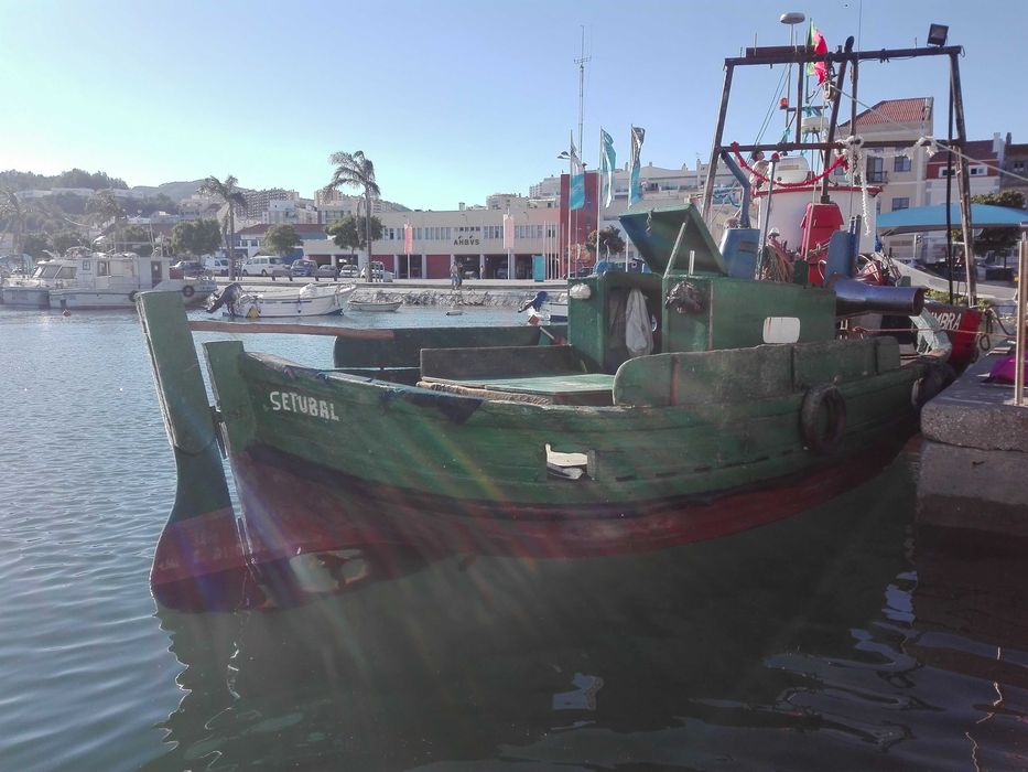 Barco pesca local