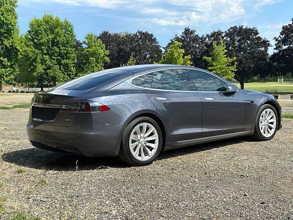 Tesla Model S 100D      2018
