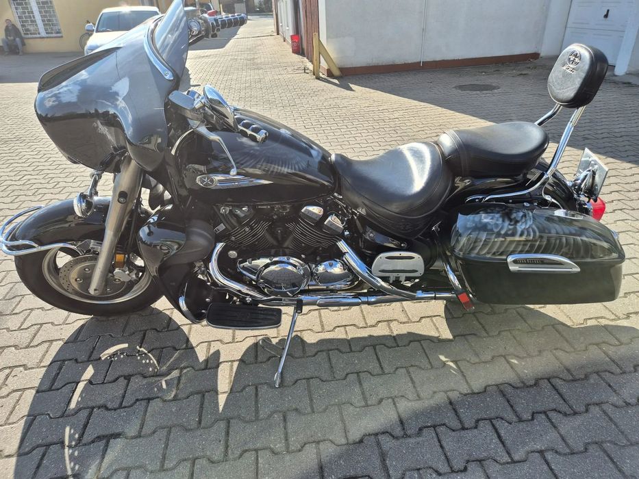 Yamaha XVZ Yamaha 2007r. 1300cc 98KM. Motyw orłów na karoserii. Toruń