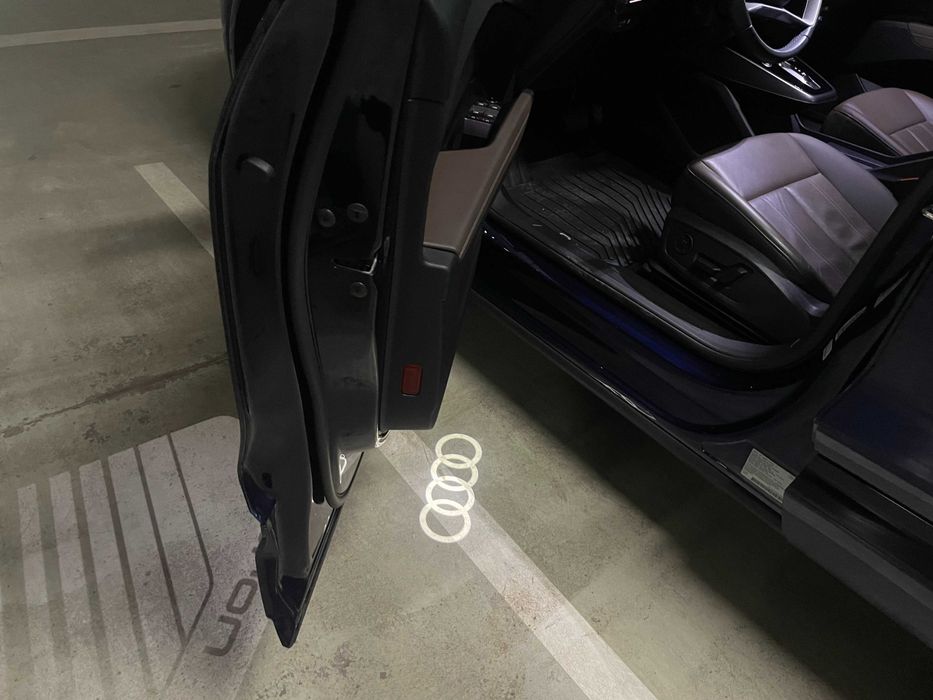 Продам  AUDI E-Tron Q4