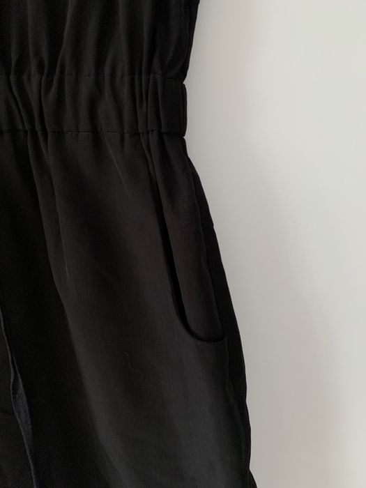 Czarna sukienka Reserved