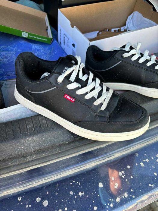 Кросівки Levi`s (чоловічі), шкіра, б/у, 41 розмір