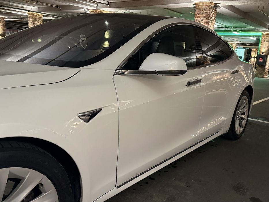 Продам Tesla модель S 75 2017 року