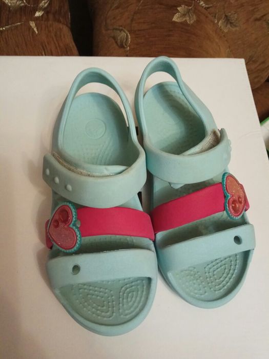 Продам кроксы дев