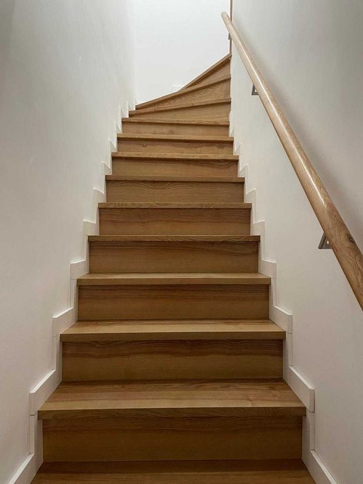 MORADIA GEMINADA PARA ARRENDAR EM LOUREL