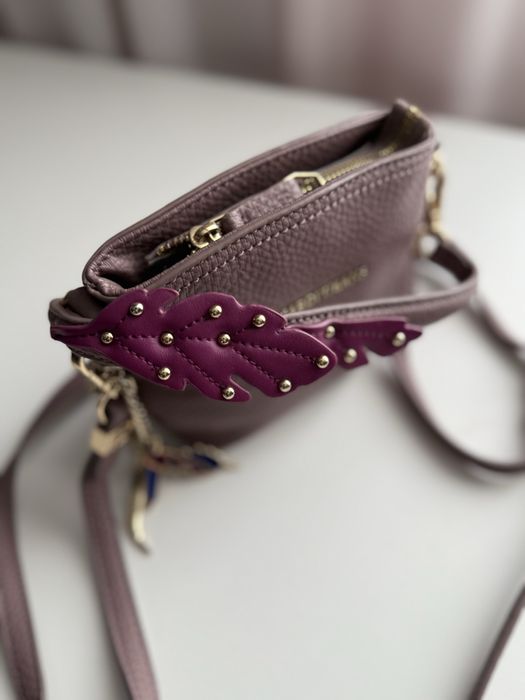 Класна сумочка бренду Trussardi