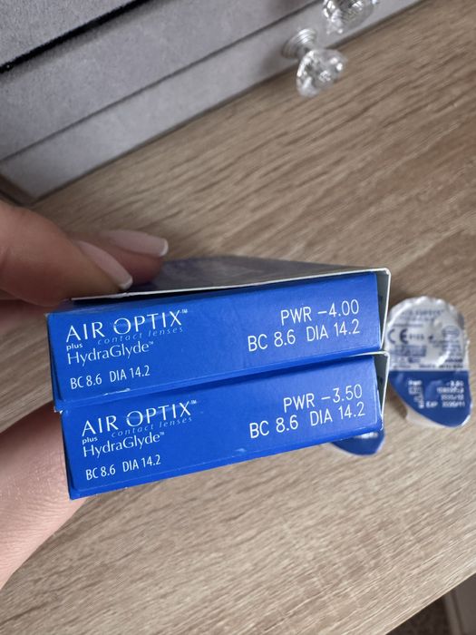 Контактні лінзи air optix hydra glyde -3.5; -4,0.