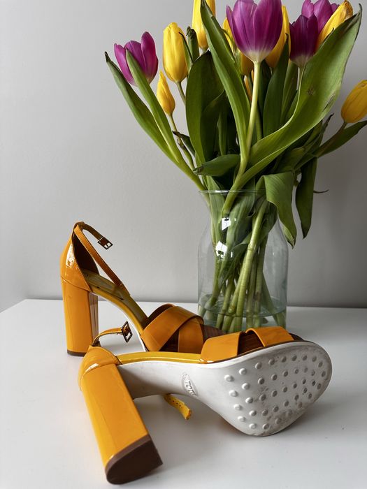 Tods тодс босоніжки 36,5