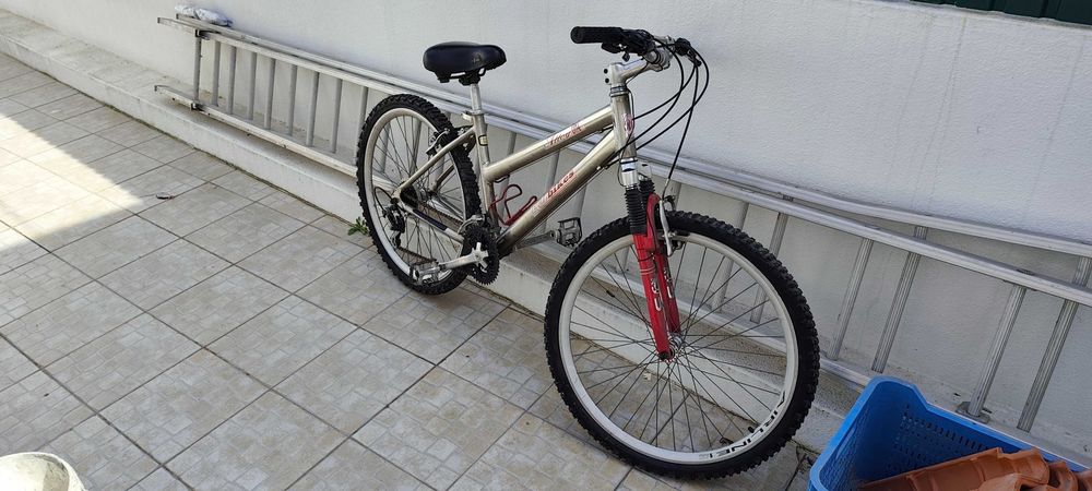 Bicicleta de alumínio RM Bikes, de senhora