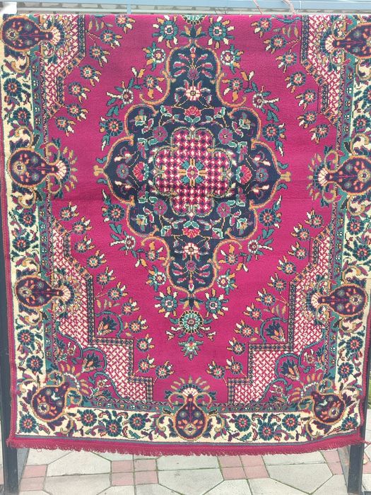 Продам ковёр и дорожки в хорошем состоянии