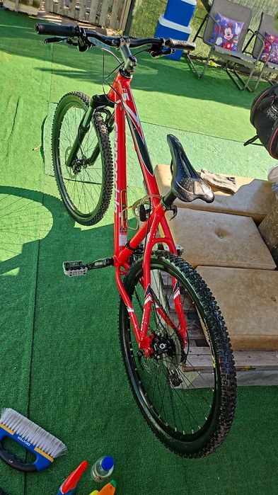 Bicicleta Cannondale F5