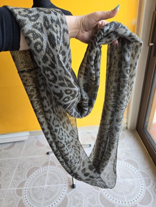 Delikatny szal, komin, apaszka