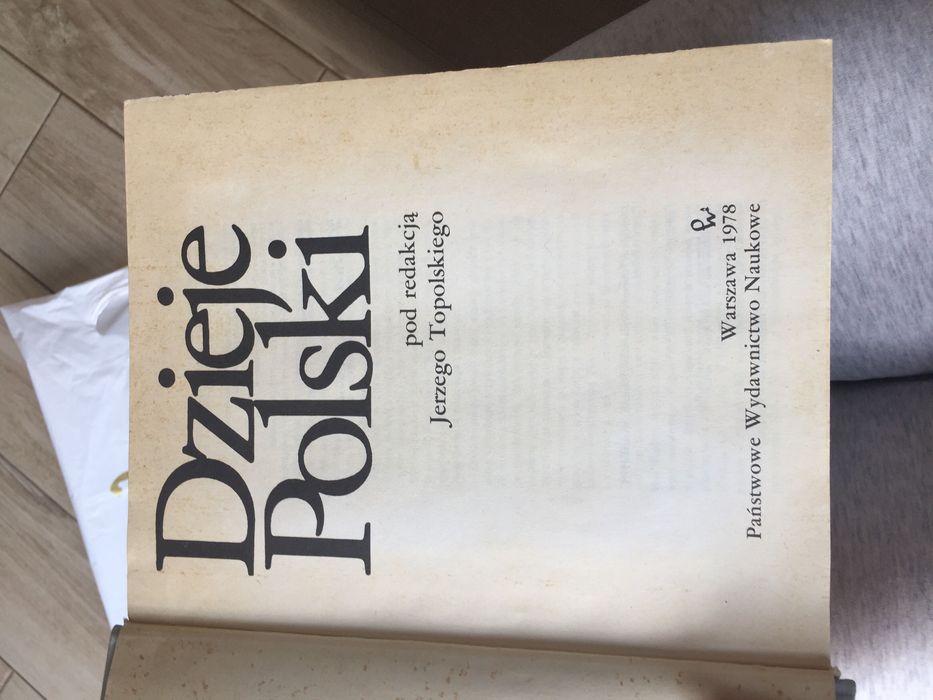 Dzieje Polski pod redakcją Jerzego Topolskiego