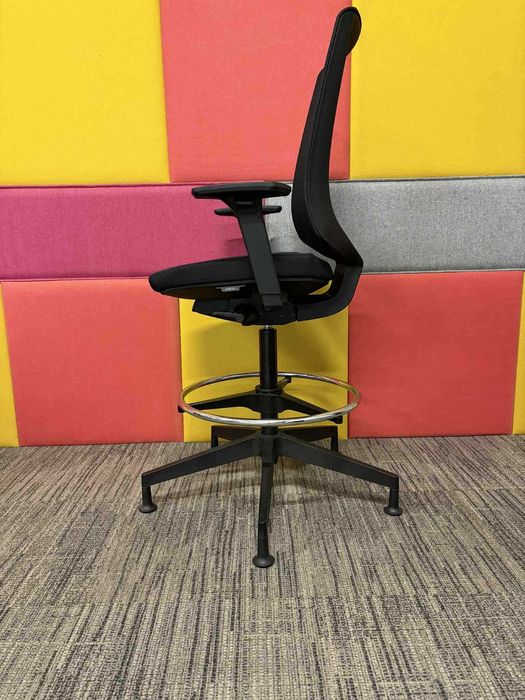 Fotel biurowy obrotowy hoker Profim Lightup 330ST P61PU zobacz!