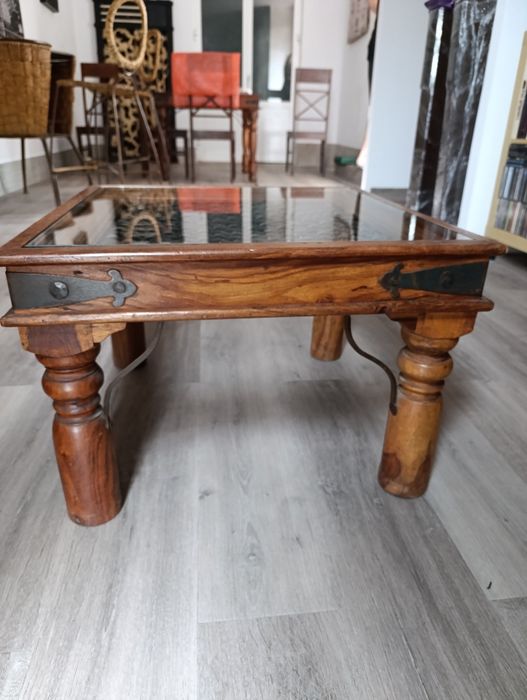 Mesa de apoio rústica , em madeira exótica maciça e ferro forjado