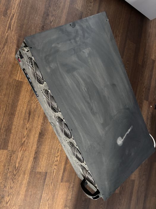 Майнинг риг на 8 видеокарт в сборе