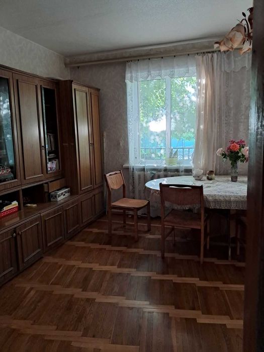 Продам 2-х этажный дом, выход к РЕКЕ. Гараж.