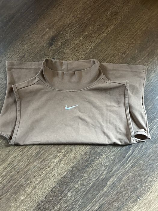 Кроп-топ Nike оригінал / Жіноча майка Nike з високим горлом (M)