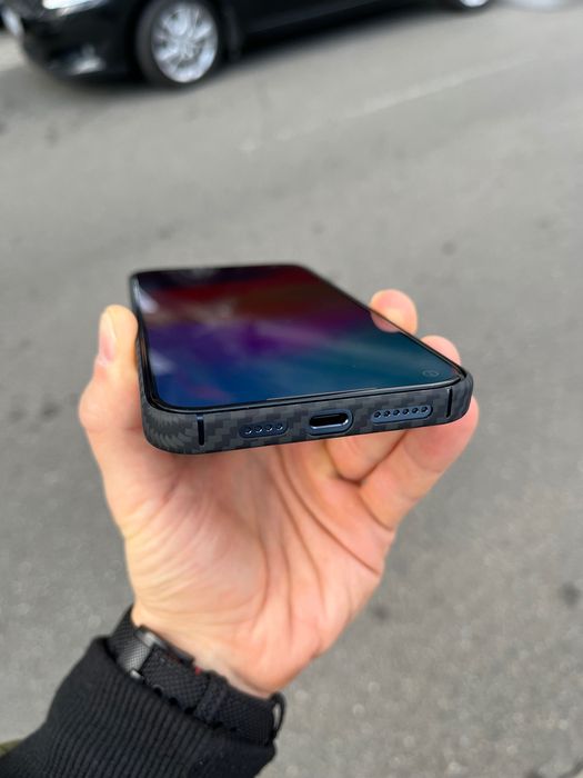 Ультратонкий карбоновый чехол iPhone 15 Pro / 15 Pro Max